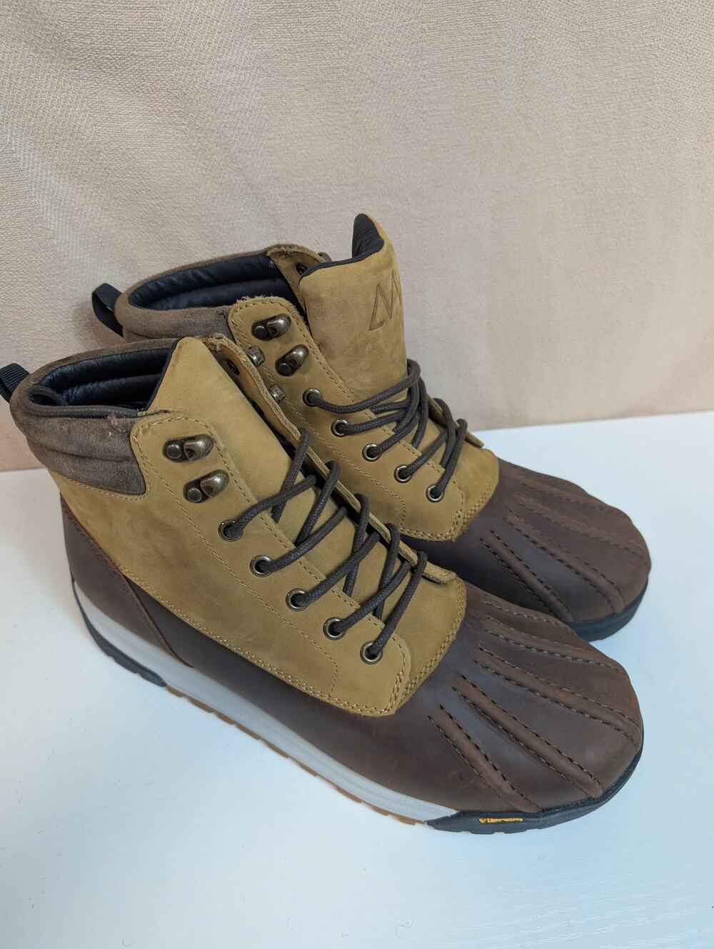 Huckberry All-Weather Waterproof Duckboot 10.5 Brown Leather & Rubber (1166)
